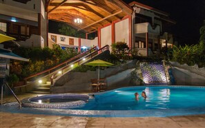 Unclassified image, 2 of 28, button - Hotel California - Manuel Antonio (Quepos)