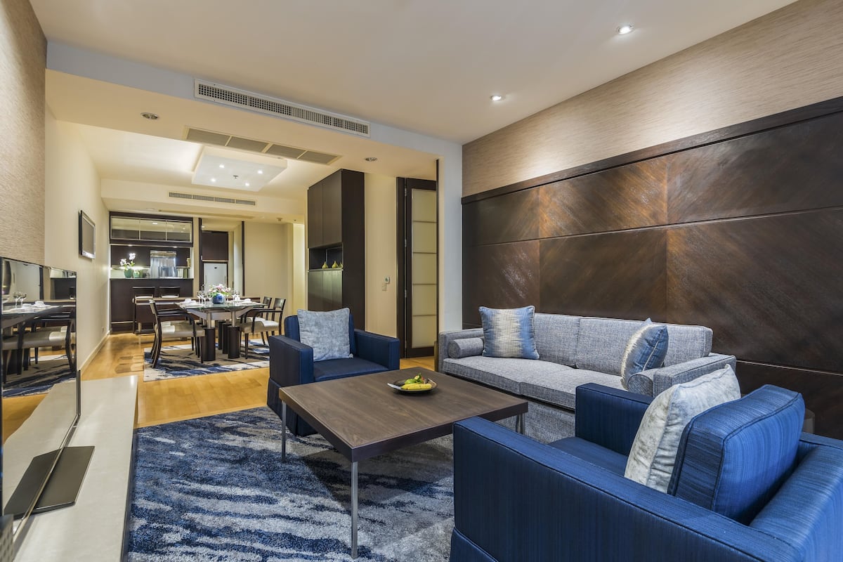 One Bedroom Deluxe Suite | Area soggiorno | Giocattoli