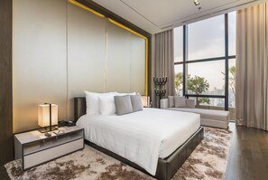 Minibar, caja de seguridad en la habitación y cortinas blackout 