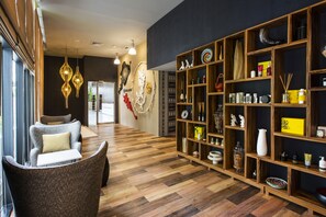 Couples treatment room(s), body treatments, aromatherapy