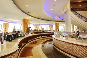 Bar (on property) - Country Garden Holiday Resorts (Guangzhou)