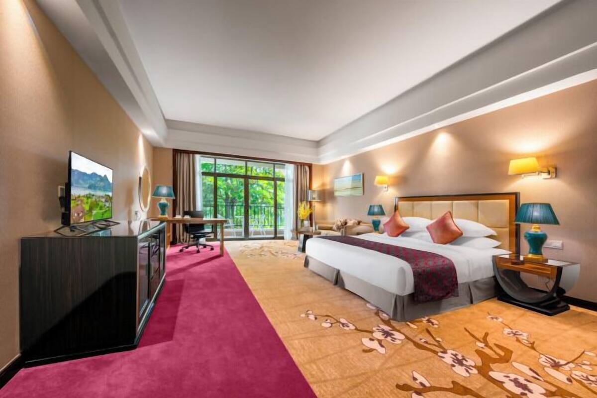 Minibar, in-room safe, desk, blackout curtains