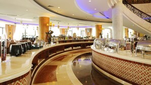 Free buffet breakfast  - Country Garden Holiday Resorts (Guangzhou)