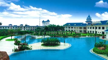 Indoor pool, outdoor pool
