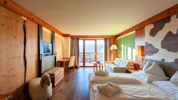 Zirm Zimmer mit Balkon und Talblick