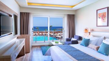 Minibar, caja de seguridad en la habitación, escritorio y ropa de cama