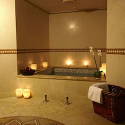 Salas de tratamiento para parejas y baño turco o hammam
