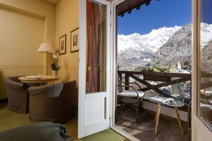 Double or Twin Room, Balcony, Mountain View (Prestige) | Minibar, in-room safe, desk, soundproofing