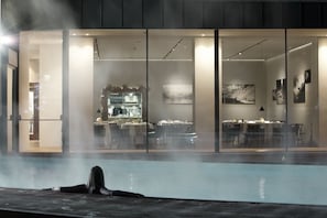 Außenpool, Liegestühle