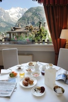 Free continental breakfast