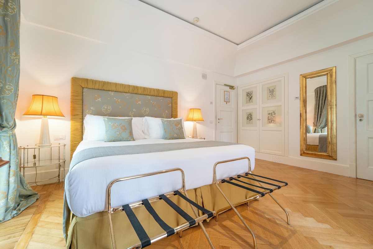 Junior Suite, Balcony, Garden View | Premium bedding, down duvets, pillow-top beds, minibar