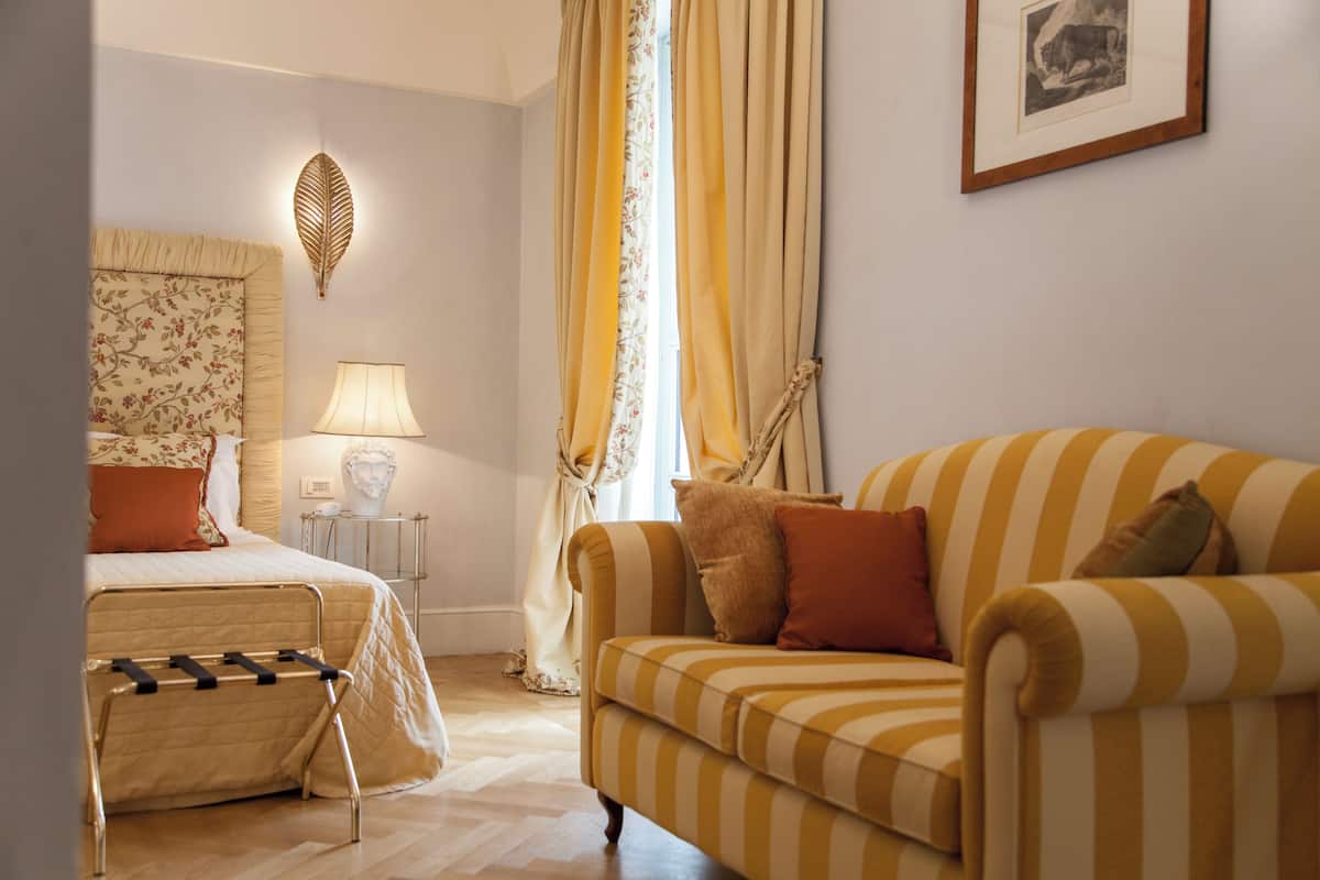 Deluxe Suite, 1 Katil Ratu (Queen), Garden View, Corner (Double) | Peralatan tempat tidur premium, gebar bulu kapas, tilam berlapik