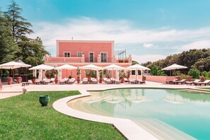 Indoor pool, seasonal outdoor pool, pool umbrellas, pool loungers - Relais Villa San Martino (Martina Franca)