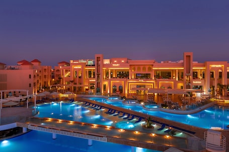 3 outdoor pools