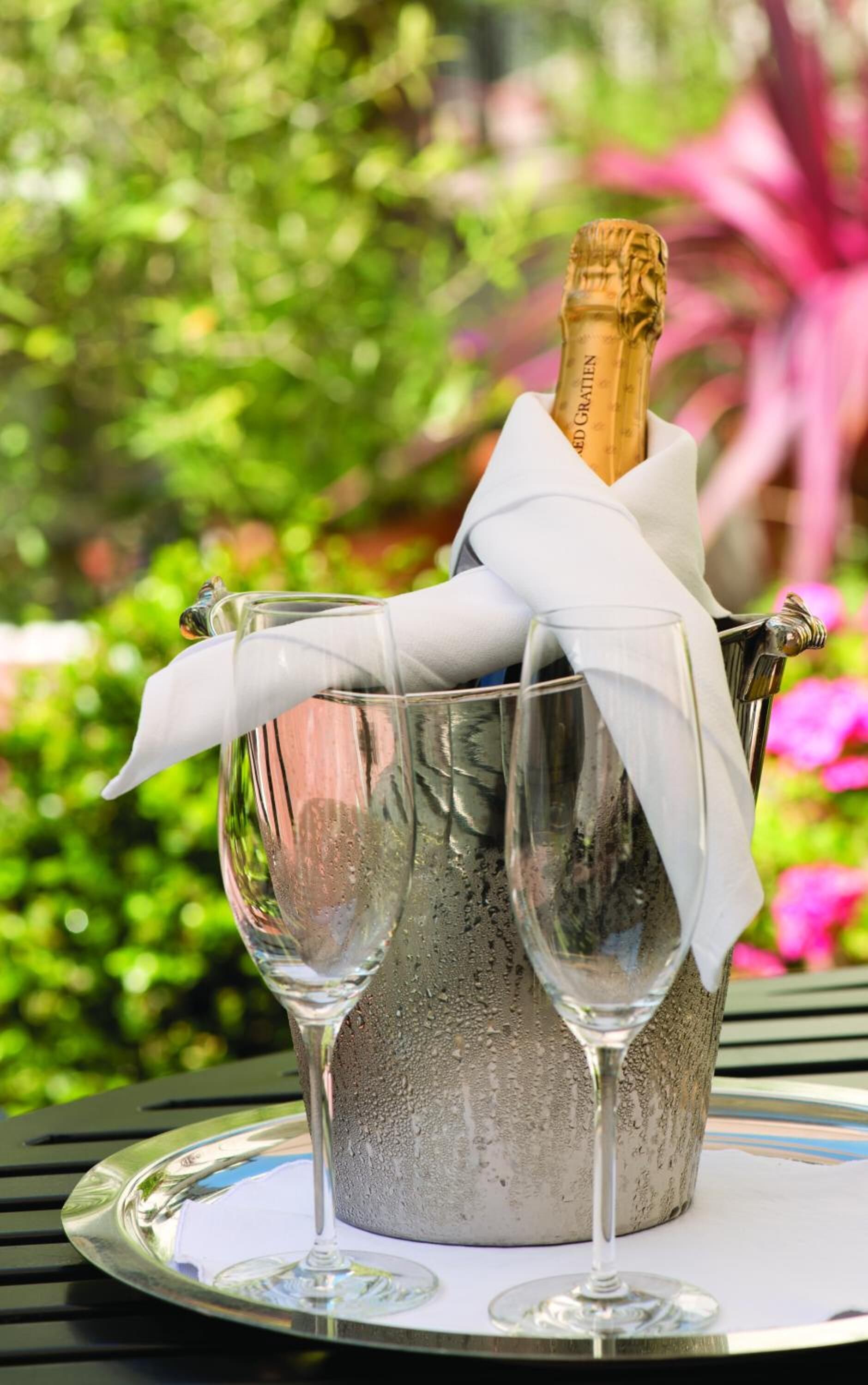 dinner served, californian cuisine, al fresco dining