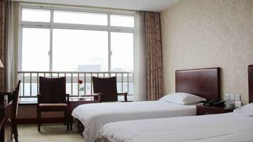 Minibar, in-room safe, alarm clocks