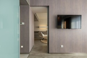 SUSD Ultra Sassy Double Suite - JinJiang Metropolo Hua Ting Guest House (Shanghai)