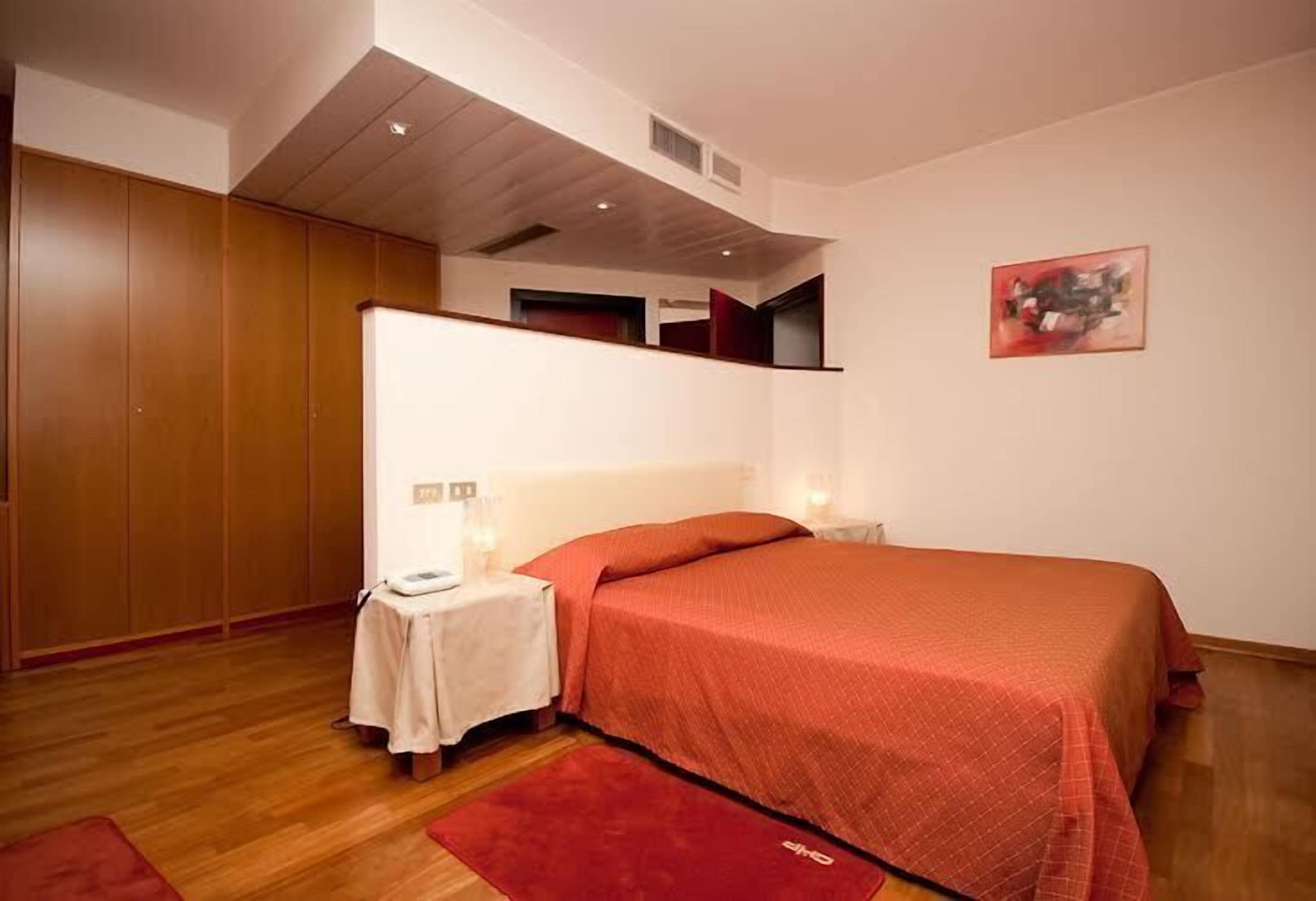 1 bedroom, minibar, in-room safe, desk