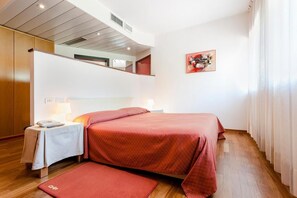 Minibar, in-room safe, desk, free WiFi - Grand Hotel President (Spilimbergo)