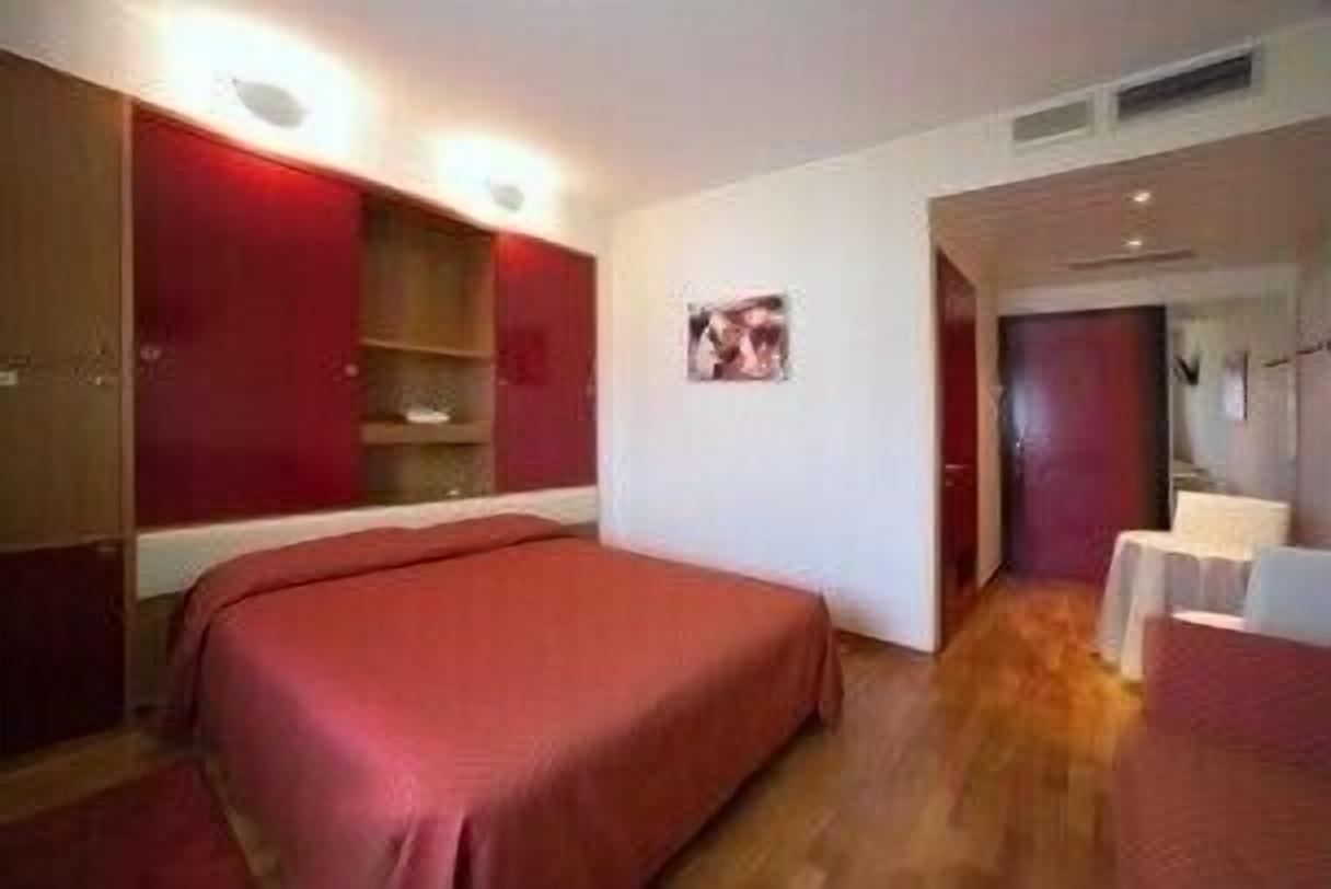 1 bedroom, minibar, in-room safe, desk