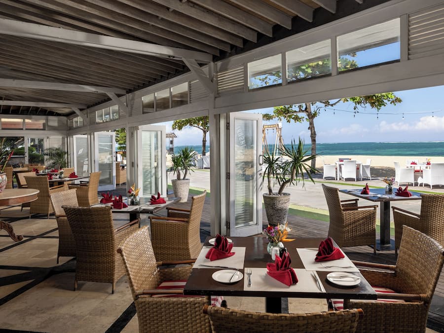 3 restaurants, breakfast, lunch, dinner served; Indonesian cuisine