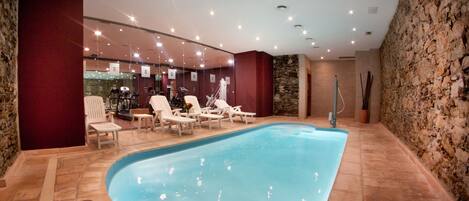 Indoor pool, pool loungers