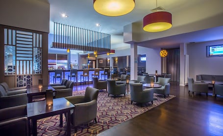 Serves breakfast, lunch, and dinner. Maldron Hotel Dublin Airport