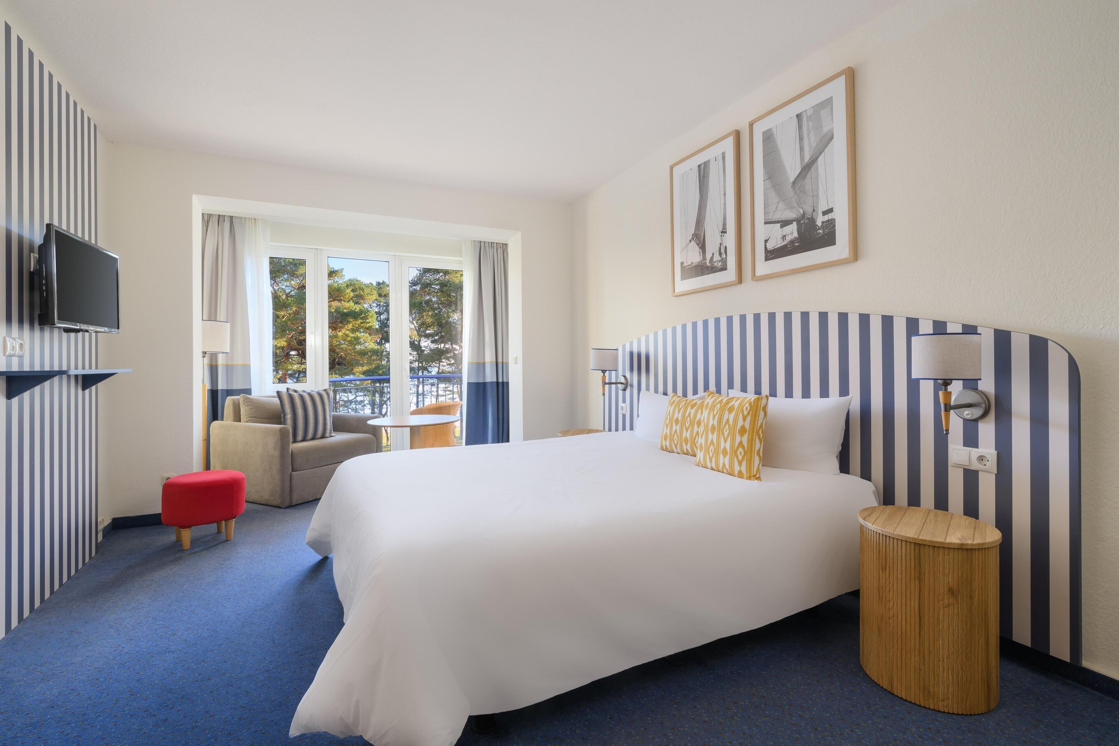 Allergikerbettwaren, Schreibtisch, schallisolierte Zimmer