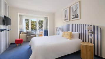 Hypoallergeen beddengoed, een bureau, geluiddichte muren, gratis wifi