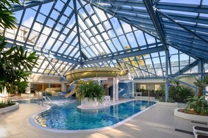 Indoor pool, sun loungers
