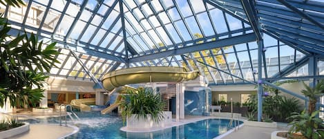 Indoor pool, pool loungers