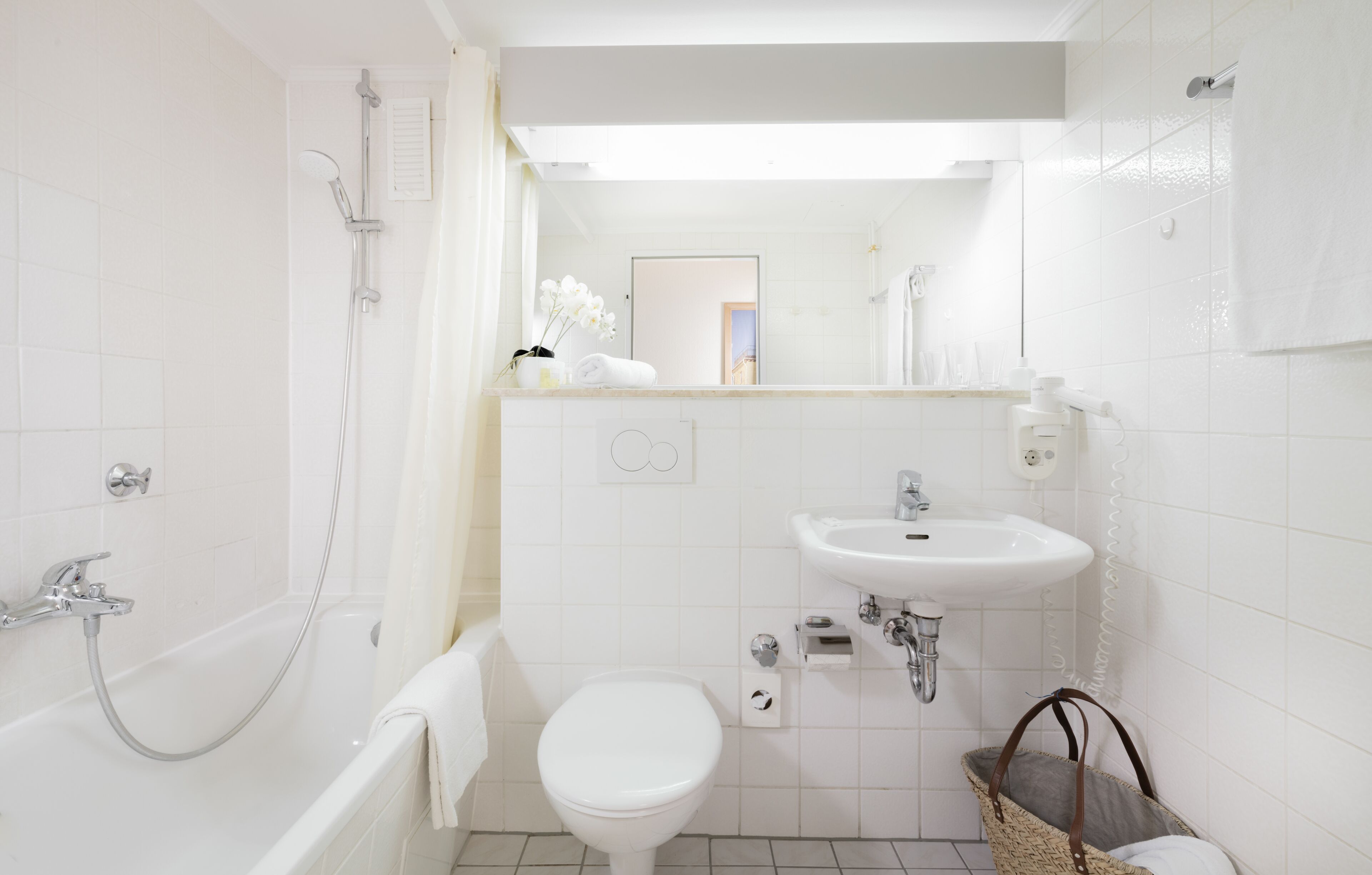 Double Room Single Use | WiFi (free), bed sheets