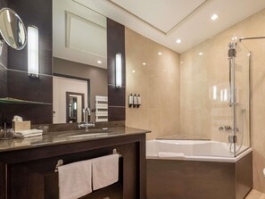 Eco-friendly toiletries, hair dryer, bathrobes, slippers - La Citadelle Hotel Metz - MGallery Collection (Metz)