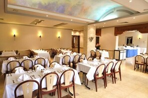 매일 뷔페 아침 식사(1인당 MAD 50)