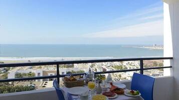 Premium kamer, uitzicht op oceaan | Uitzicht op strand/zee