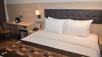 1 bedroom, in-room safe, laptop workspace, blackout drapes