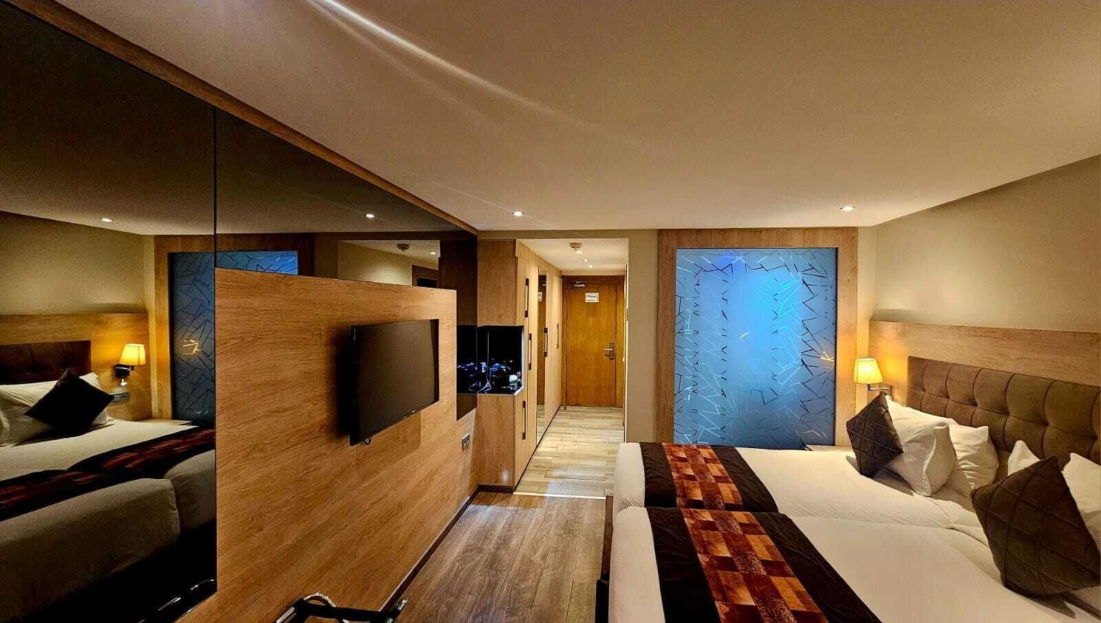 Caja de seguridad en la habitación y cortinas blackout 