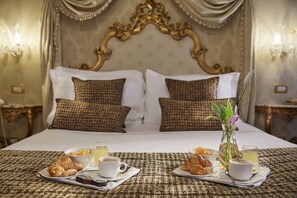 Superior Double Room - Hotel Orsaria (Venice)