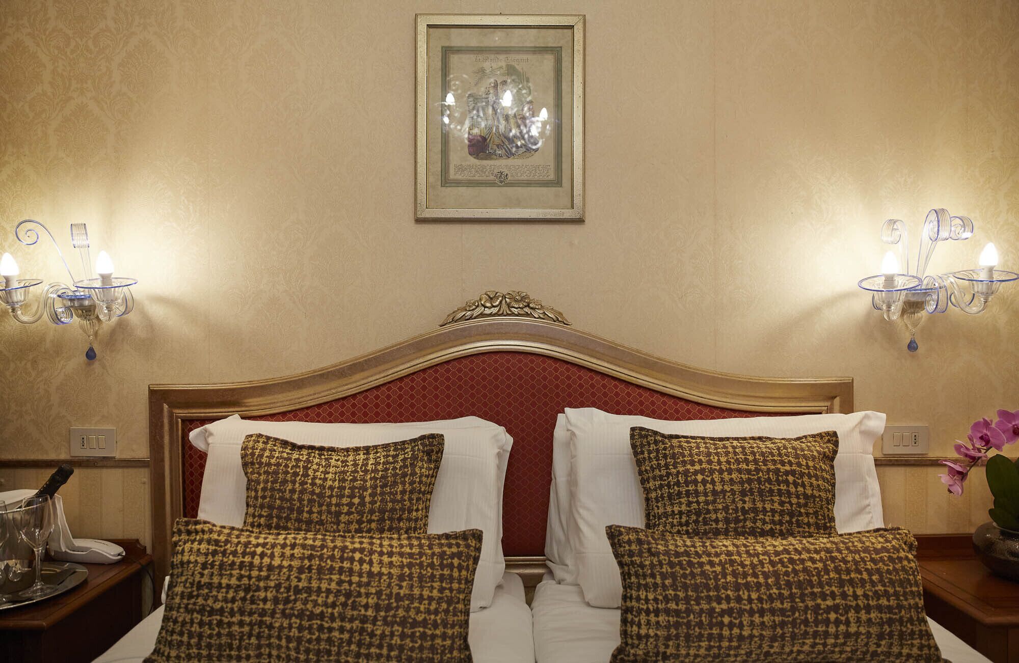 minibar, in-room safe, desk, free wifi