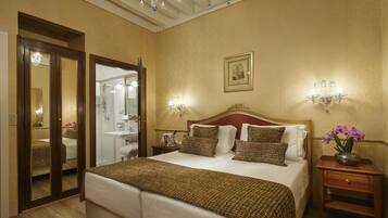 Minibar, in-room safe, desk, free WiFi