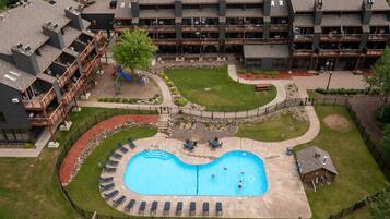 Indoor pool, seasonal outdoor pool, sun loungers