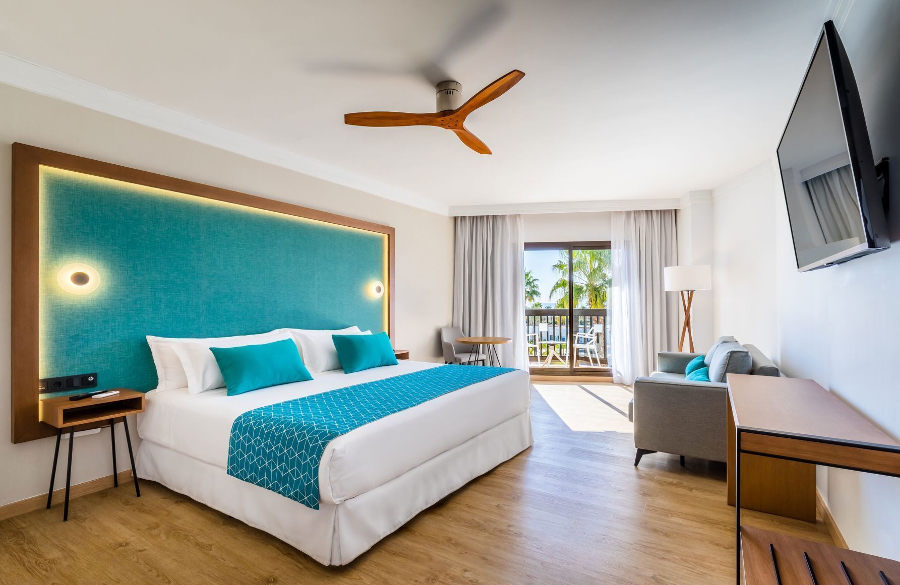 Premium bedding, minibar, in-room safe, desk