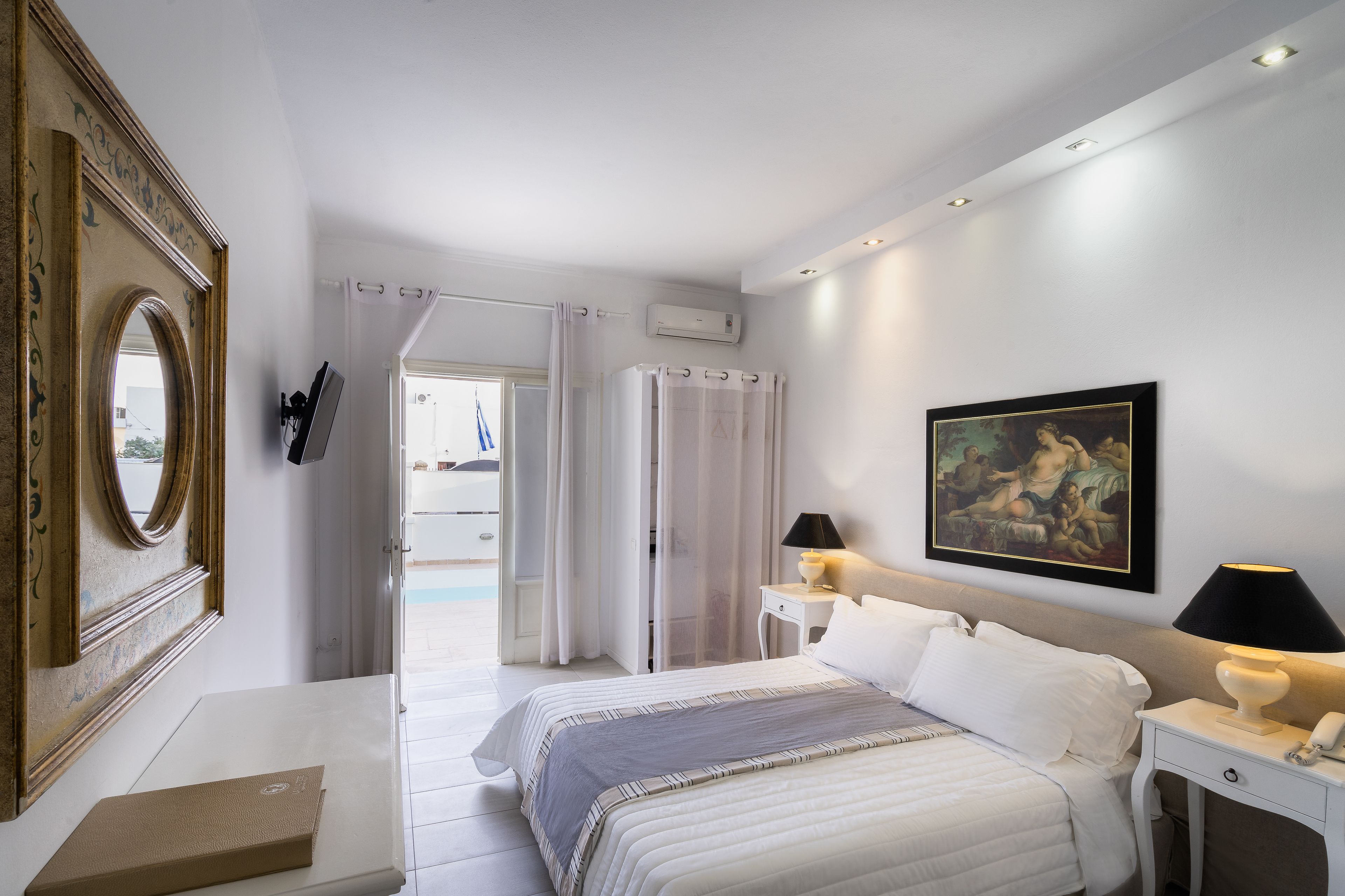 Photo - La Maltese Caldera Concept