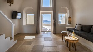 Prestige Suite Outdoor Hot Tub Caldera View | 高級寢具、迷你吧、客房內保險箱、遮光布/窗簾