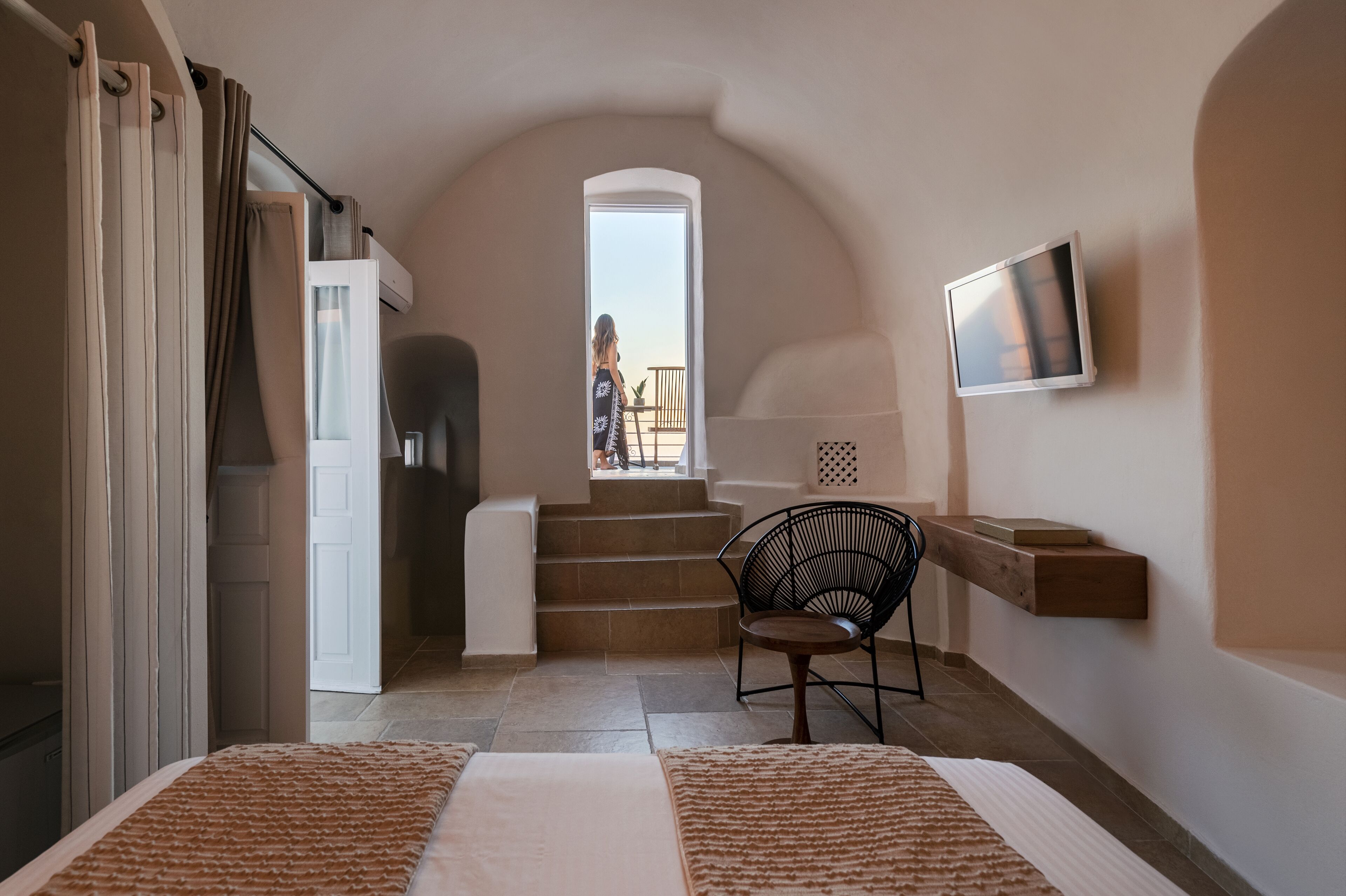 Honeymoon Suite, Hot Tub, Sea View (Caldera View) | Interior detail