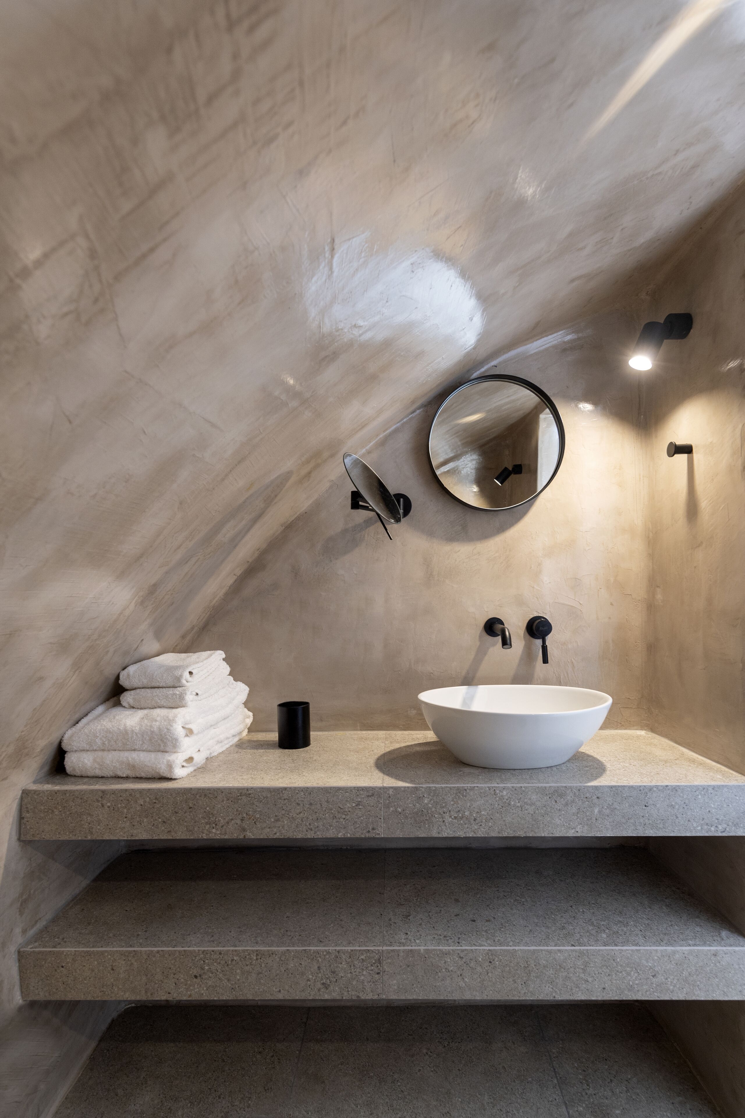 Photo - La Maltese Caldera Concept