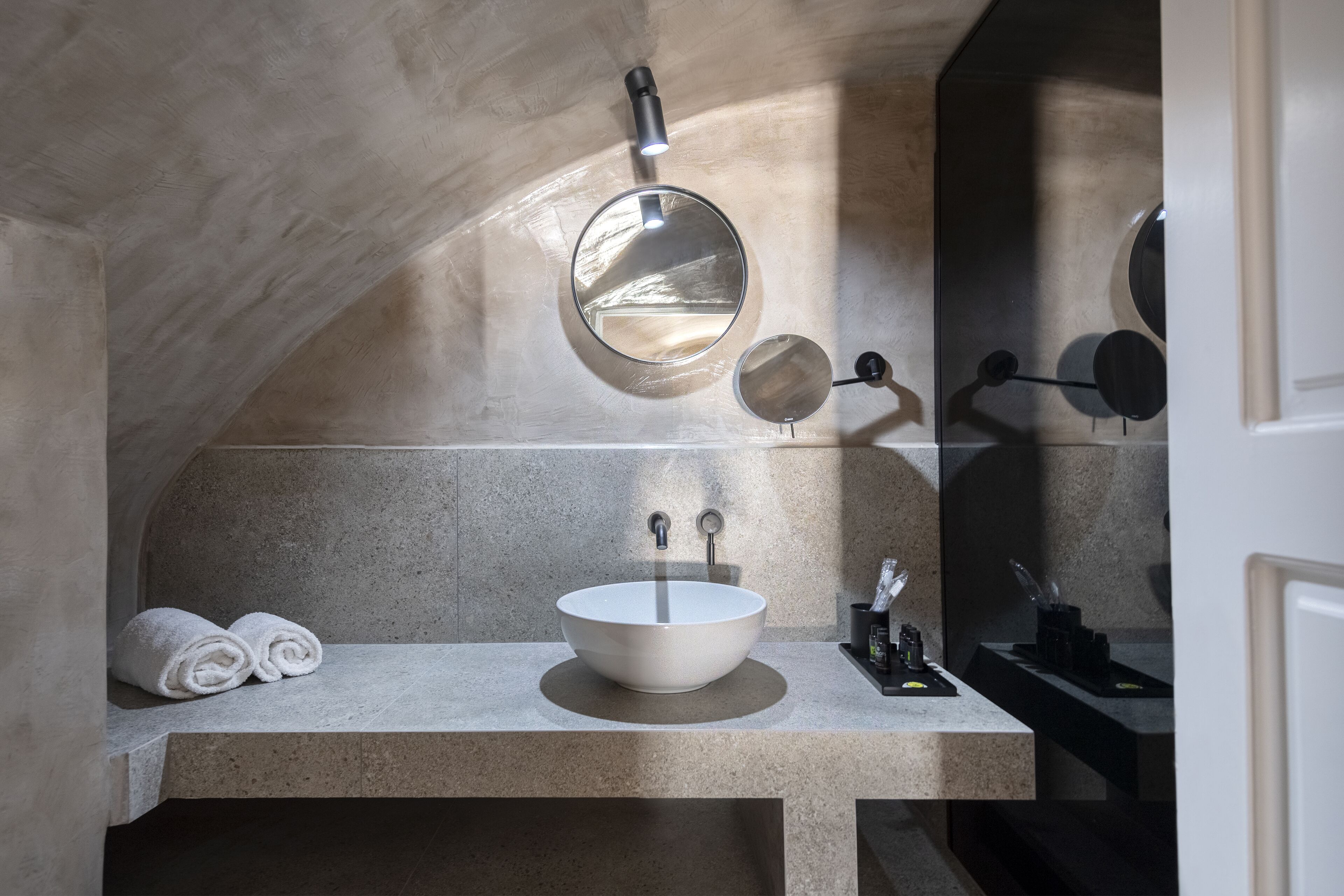 Photo - La Maltese Caldera Concept