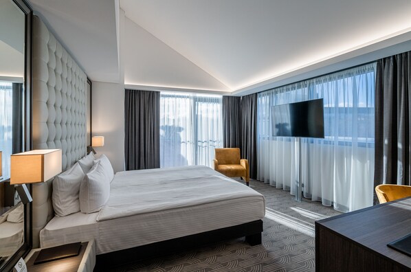 Allergitestet sengetøy, minibar, safe på rommet og skrivebord