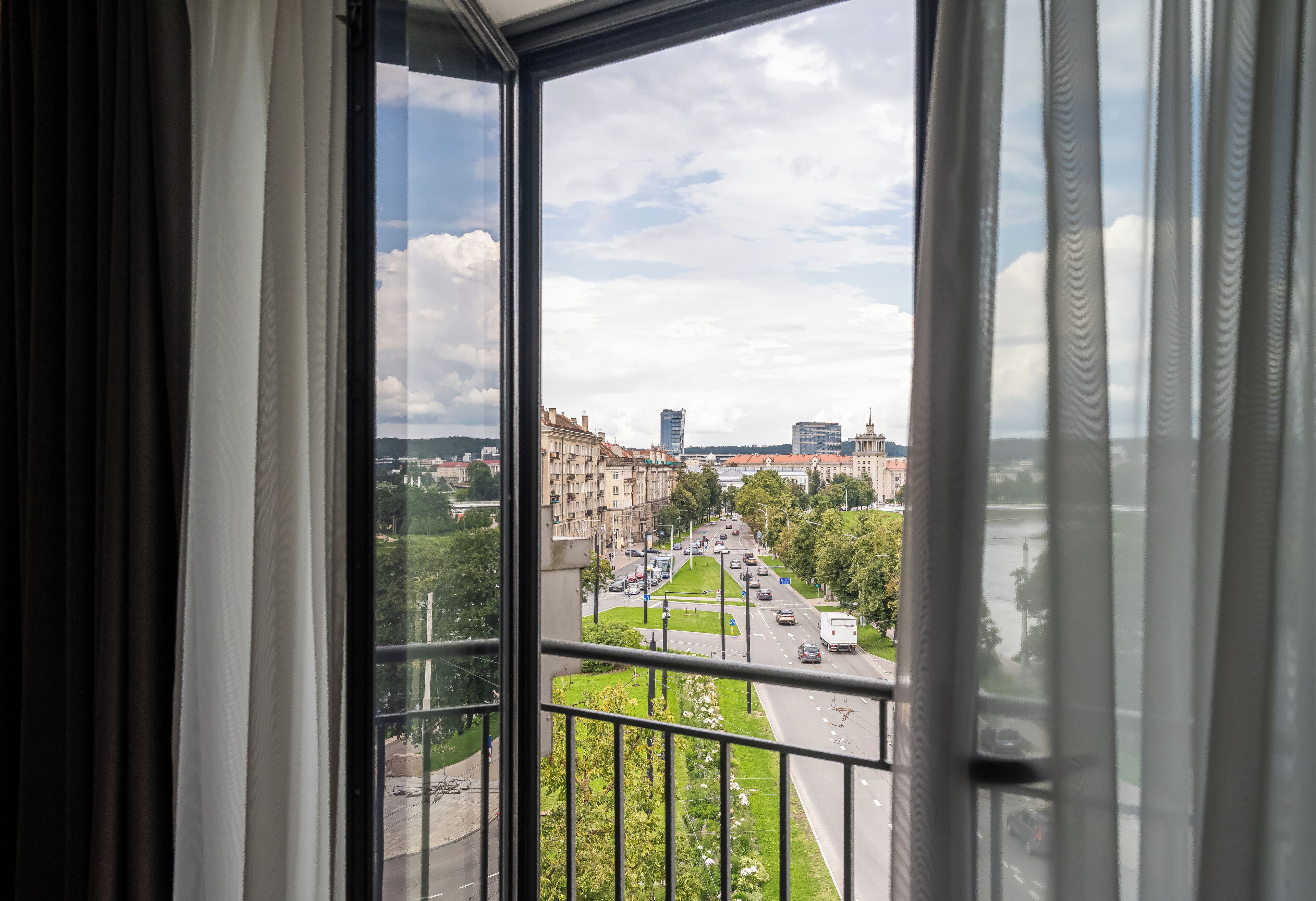 防过敏的被褥、迷你吧、客房内保险箱、办公桌