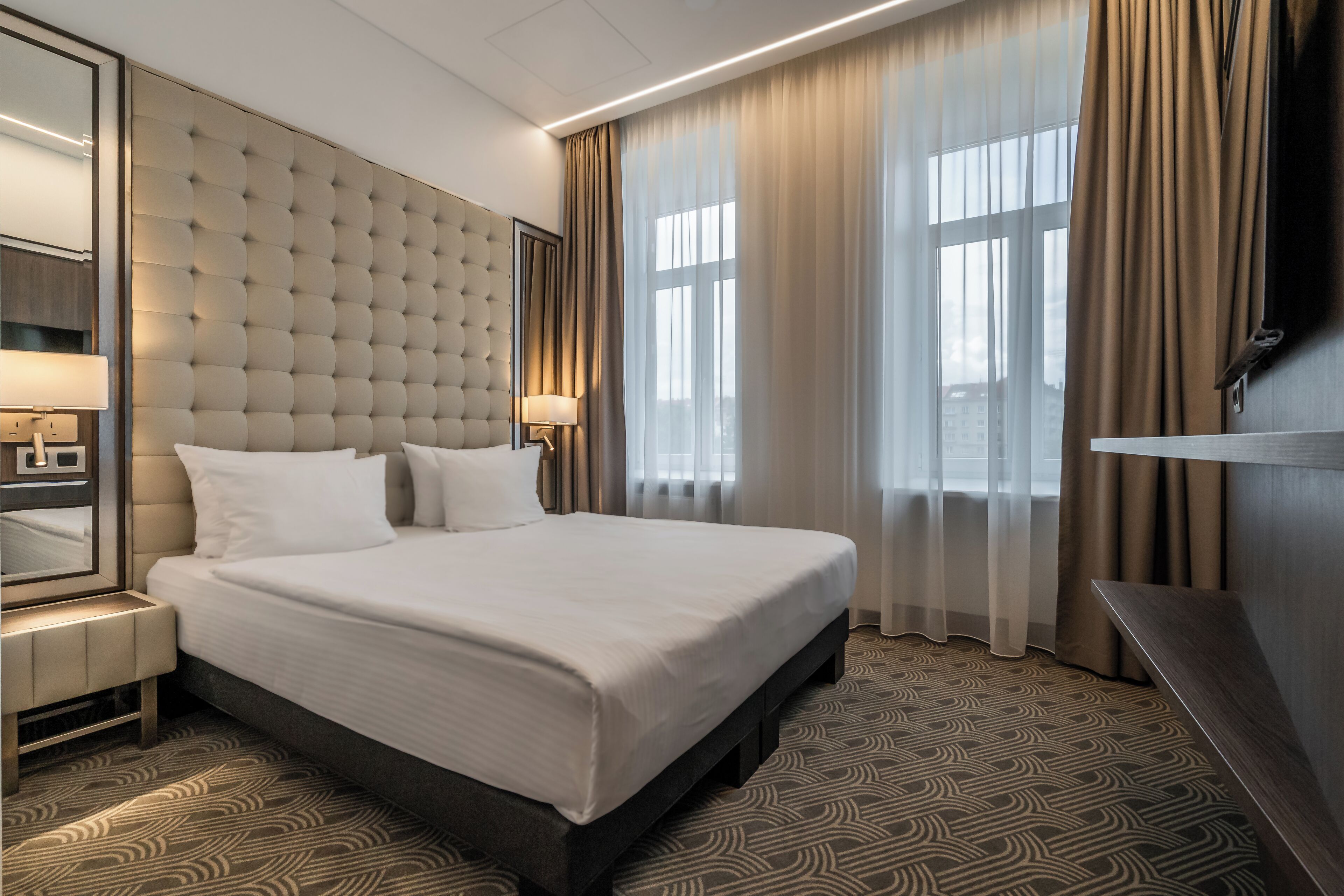 Allergitestet sengetøy, minibar, safe på rommet og skrivebord